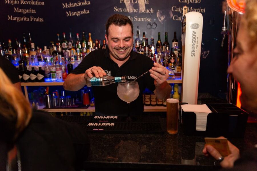 Lisbon Non-Alcoholic Pubcrawl: Soft drinks & Mocktails - VIP/skip-the-line club entry: the real time-saver