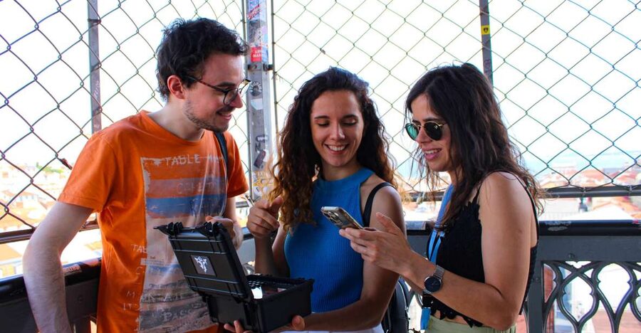 Lisbon: Old Town Immersive Escape Game with Live Actors - Puzzles, riddles, smartphone help, and why the pace matters