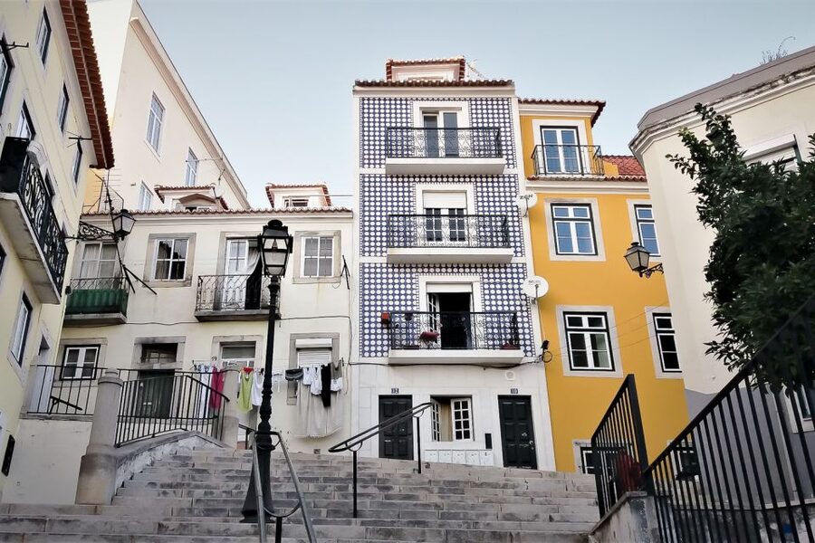 Lisbon: Old Town Private Walking Tour - Going Inside: How Monument Stops Change the Whole Walk