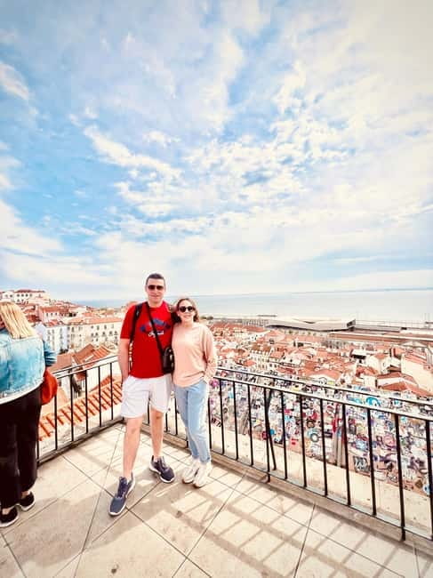 Lisbon Old Town Tuk Tuk Top Experience - Lisbon Cathedral to Portas do Sol: the Old Town Launchpad
