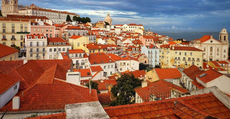 Lisbon: Old Town TukTuk Tour and Scenic Viewpoints in Alfama - The Real Value: What $35 Buys You in Lisbon Time