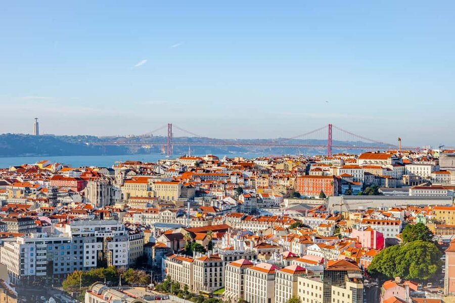 Lisbon on a Tuk Tuk Tour: History & Viewpoints - Why a private electric tuk tuk tour makes sense in Lisbon