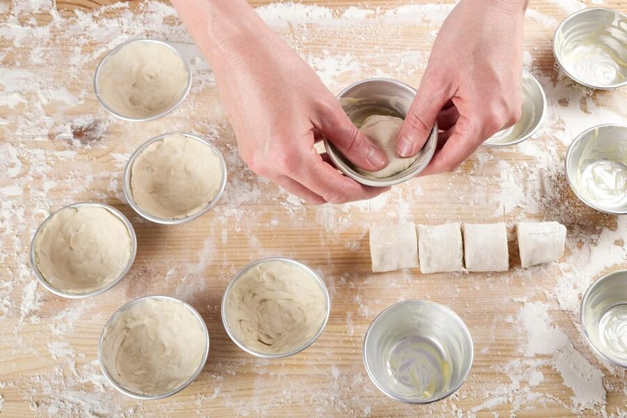 Lisbon: Pasteis de Nata Baking Class - Finding the kitchen studio: the green gate in Lisbon