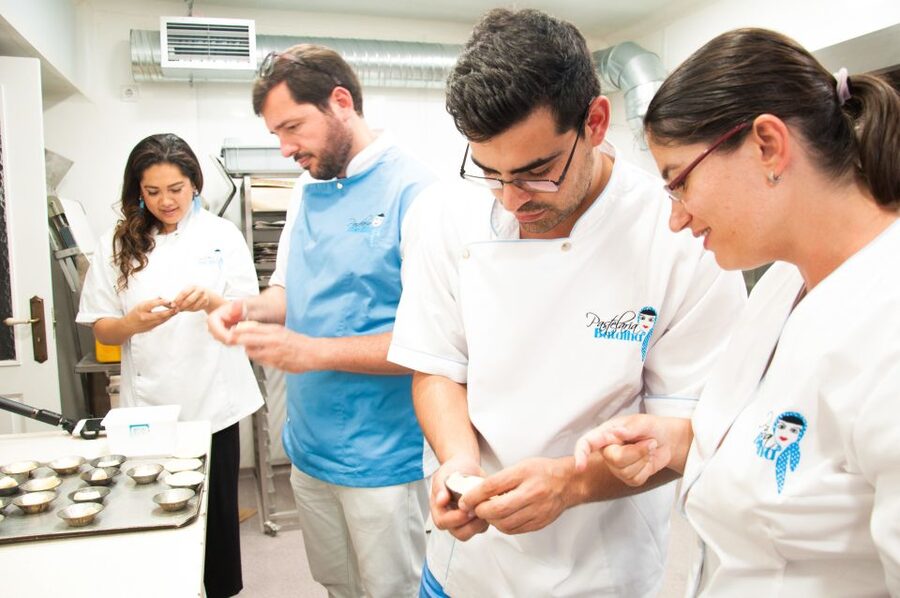Lisbon: Pastel de Nata Masterclass at a Real Bakery - Baking like a pro: professional oven results and warm-tart tasting