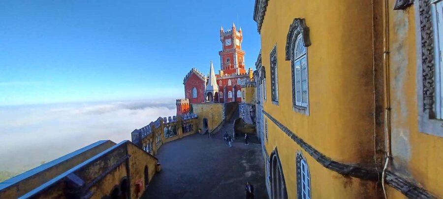 Lisbon: Pena Palace, Regaleira and Sintra - Sintra Village Break: Pastry, Photos, and Ginjinha