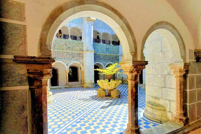 Lisbon: Pena Palace, Sintra CaboRoca Cascais Day Tour Small Group - Sintra Centro Histórico: a short break that lets you breathe