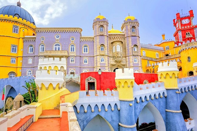 Lisbon: Pena Palace, Sintra CaboRoca Cascais Day Tour Small Group - Logistics that affect your comfort (more than you think)