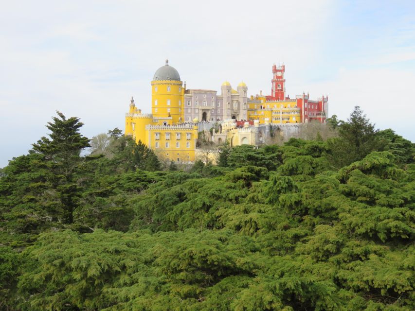 Lisbon: Pena, Regaleira & Atlantic Coast Tour with a Local - Price and value: where the $76 goes (and what costs extra)