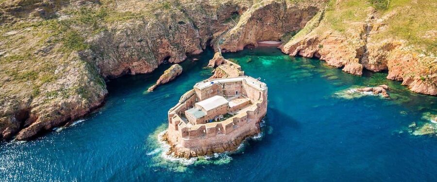 Lisbon: Peniche, Berlenga & Mafra Palace Private Day Trip - Peniche and Farol da Berlenga: your sea-to-island transition