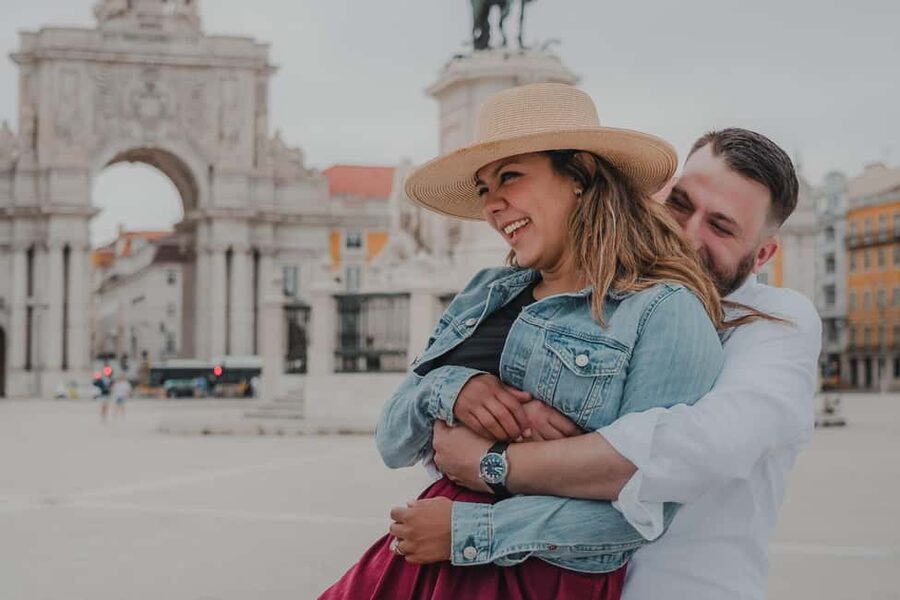 Lisbon photo shoot with a highlight video - Why this Lisbon photo shoot feels easier than the usual portrait setup