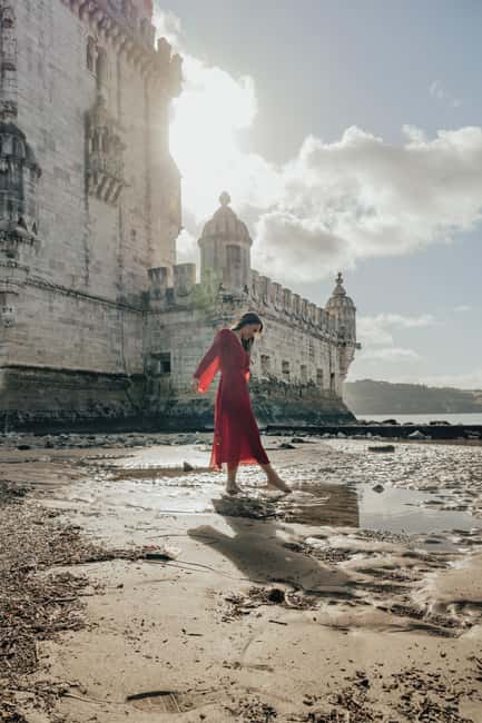 Lisbon photo shoot with a highlight video - Your landmark stops: Lisbon Cathedral or the Triumphal Arch of Rua Augusta