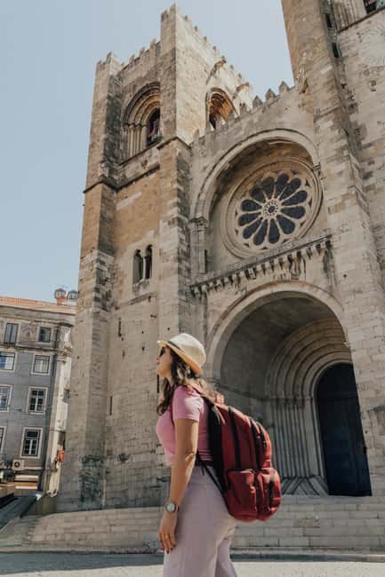 Lisbon photo shoot with a highlight video - What the photographer’s movie-scene direction looks like in real time
