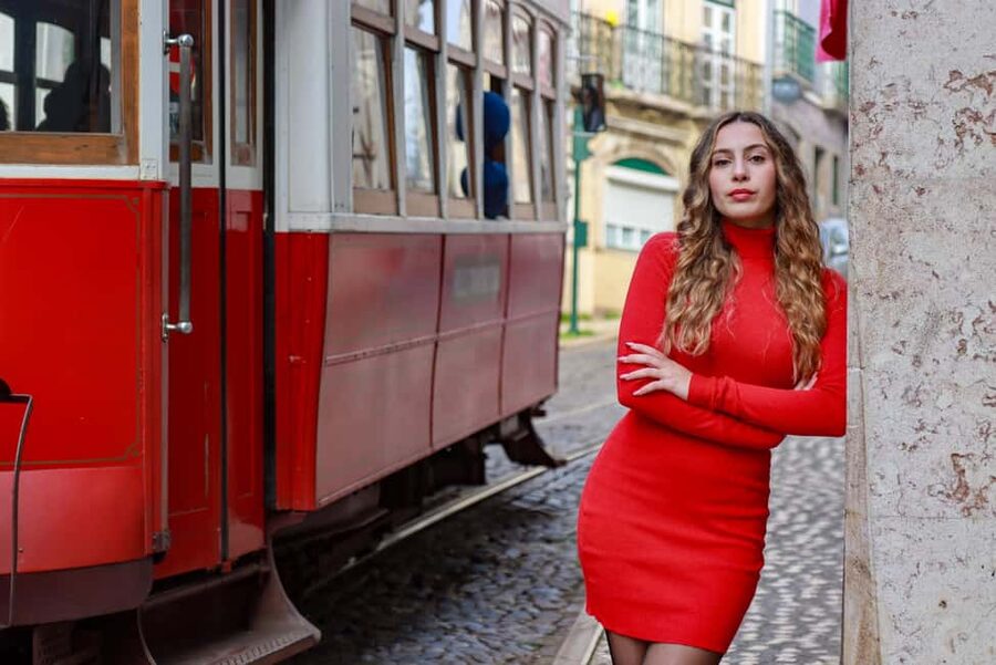 Lisbon: Photoshoot with a Professional Local Photographer - Miradouro Santa Luzia and Portas do Sol: viewpoints that flatter you