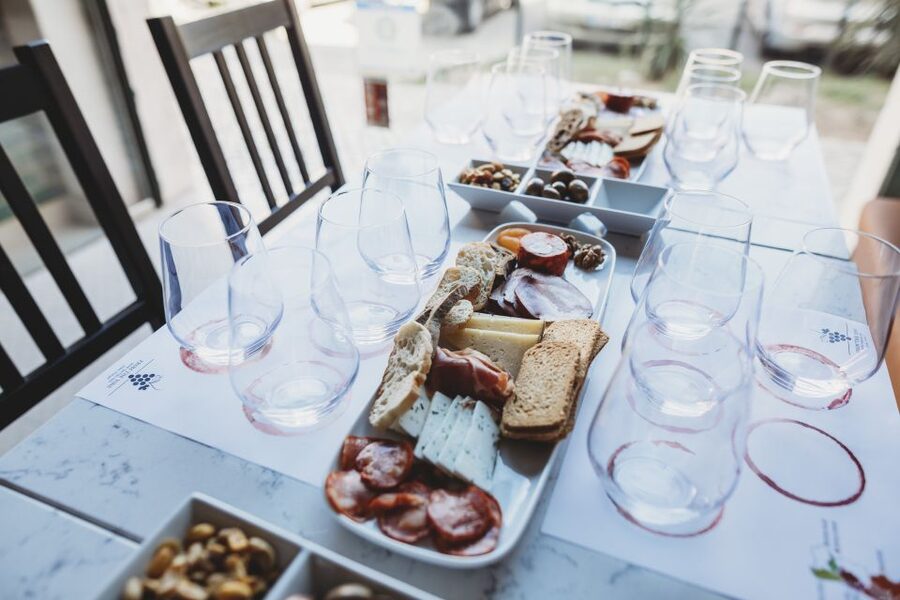 Lisbon: Portuguese Wine and Cheese Tasting with Lunch - From The Vine in Lisbon: what you’re really walking into
