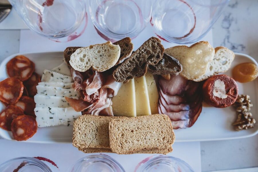 Lisbon: Portuguese Wine and Cheese Tasting with Lunch - The small-bar vibe: social, fun, and sometimes a little warm