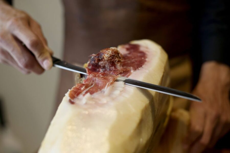 Lisbon: Premium Port Wine Tasting & Tapas - Five Port styles, one clear lesson in Lisbon