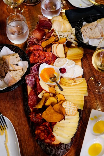 Lisbon: Premium Wine and Tapas Tasting Session - Timing, pacing, and what to watch before you go