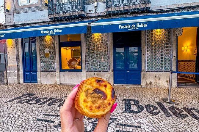 Lisbon Private 6h Customizable Tour with Transportation - São Roque and Chiado: baroque details plus literary Lisbon vibes