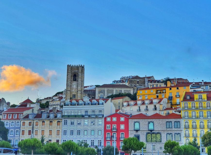 Lisbon: Private City Sightseeing Tour by Tuk-Tuk - How 1.5 hours really works: stamina, pacing, and photo timing