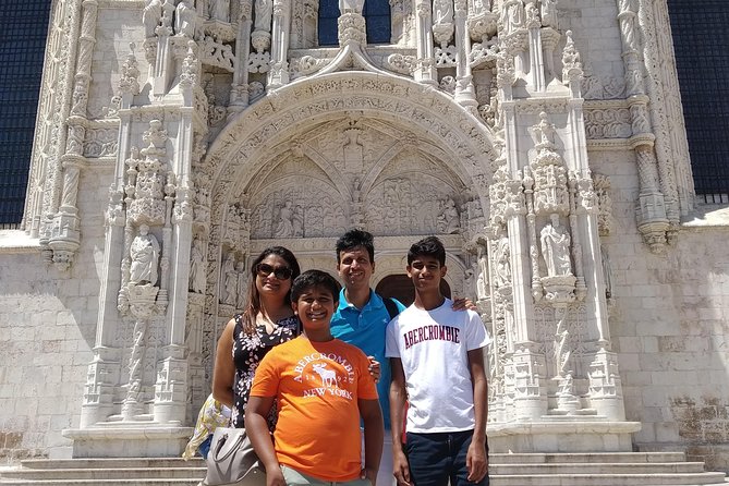 Lisbon Private city tour - Castelo de São Jorge: Moors, Walls, and the View Game