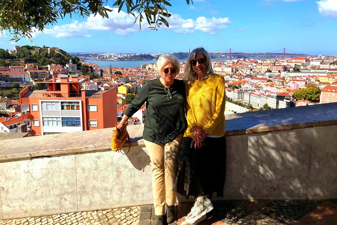 Lisbon Private Deluxe Half Day City Tour - Alfama and the old center: oldest streets, squares, and Lisbon Cathedral