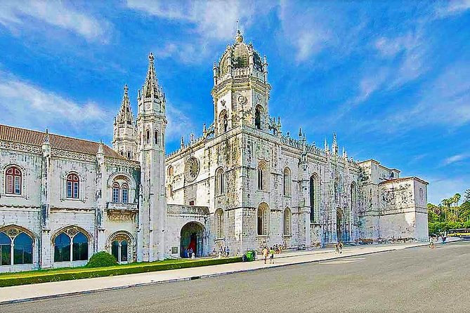 Lisbon Private Deluxe Half Day City Tour - Getting picked up in Lisbon: door-to-door is the real luxury