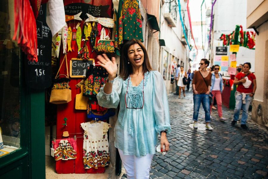 Lisbon: Private Evening Tour with Drinks & Bites in Alfama - The stops themselves: nightlife hotspots plus viewpoint time