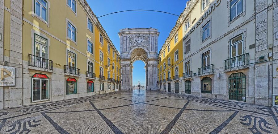 Lisbon: Private Full Day City Tour - Parque das Nações: the modern Lisbon finish by the water
