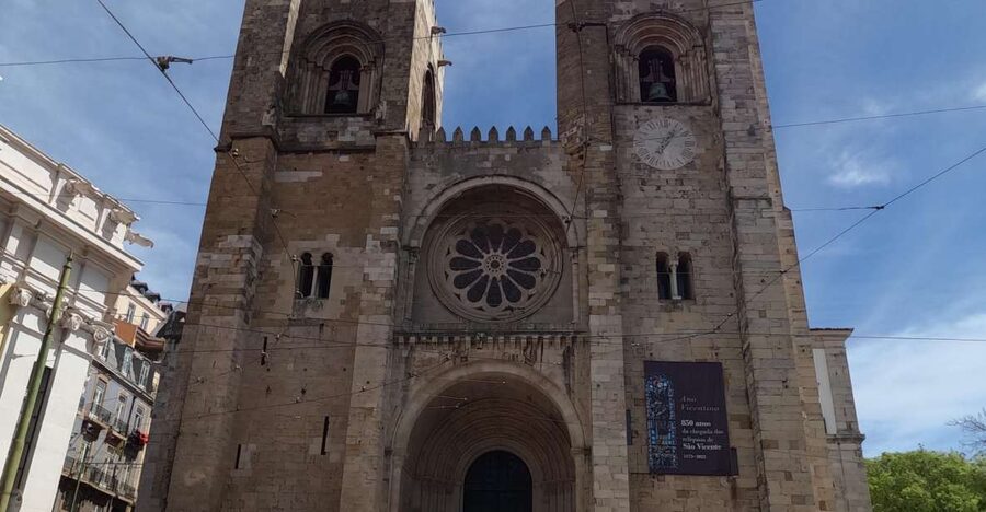 Lisbon:Private guided historical sightseeing Tour by TUK-TUK - A Tuk-tuk Shortcut Through Alfama, Chiado, and Belém