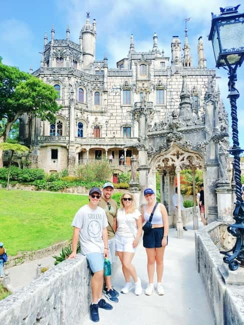 Lisbon: Private guided tour to Sintra Cascais & Cabo de Roca - Castle of the Moors: viewpoints, photos, and a safety-first stop
