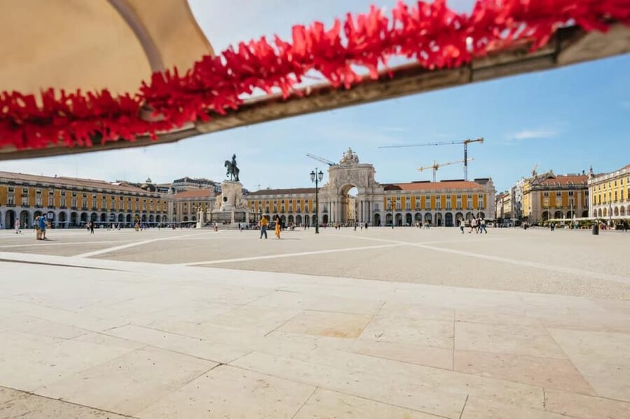 Lisbon: Private Guided Tuk-Tuk Tour with Hotel Pickup - Key things to notice before you go