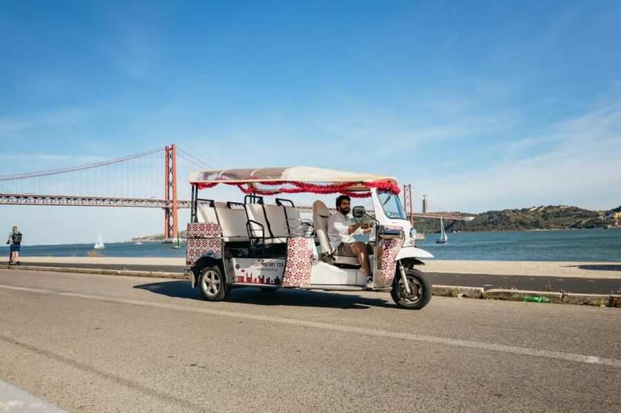 Lisbon: Private Guided Tuk-Tuk Tour with Hotel Pickup - Hotel pickup and the ride start: where the day really begins