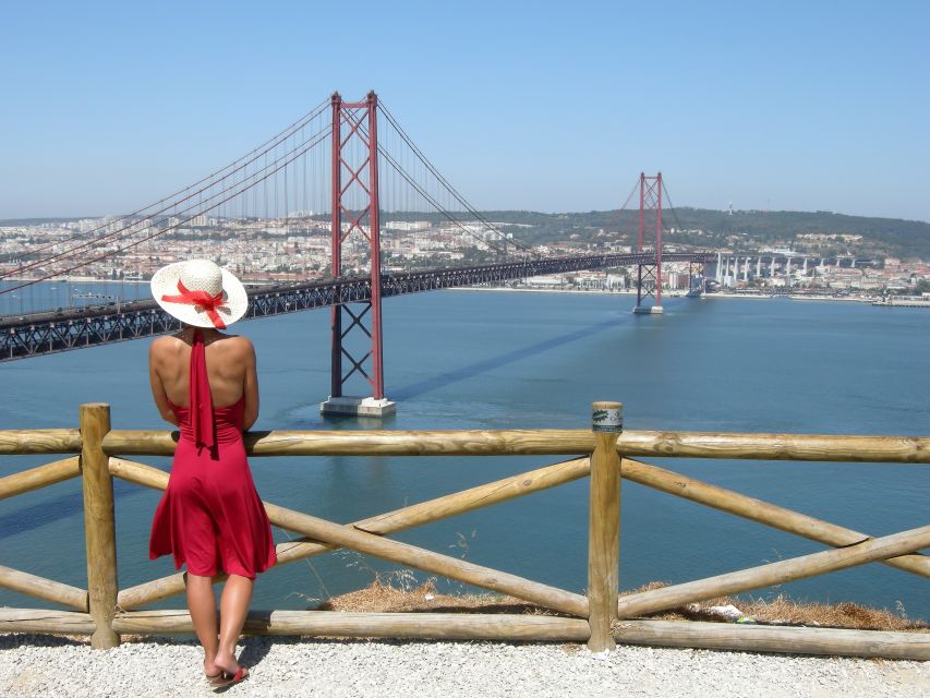 Lisbon: Private Half-Day Tour with Hotel Pickup - Rossio Square and Avenida da Liberdade: the main stages of Lisbon