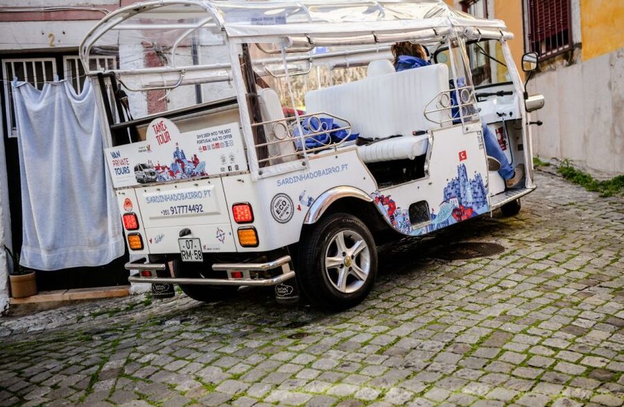 Lisbon: Private Historic Tour by Eco Tuk Tuk - Endgame: Praça do Comércio area and drop-offs that match your next plan