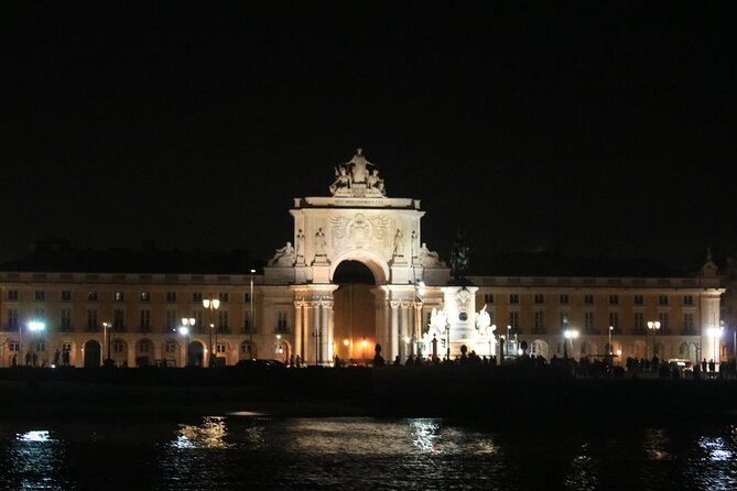 Lisbon Private Luxury Boat Tour with Welcome Drink - Terreiro do Paço square: seeing Lisbon’s “center” from water