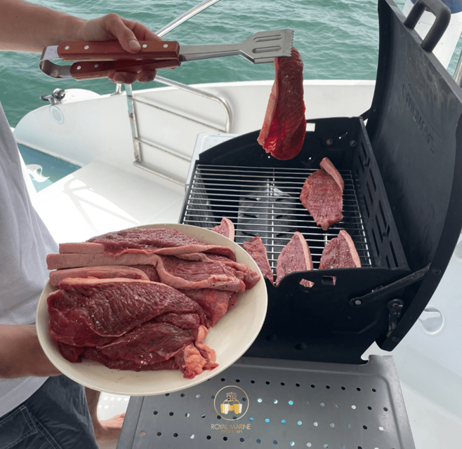 Lisbon: Private Luxury Catamaran Tour with Welcome Drink - Tagus River sightseeing: what you’ll see and how to time your photos