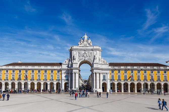 Lisbon Private Luxury Tour - Guides and drivers: what you’re likely to feel from the experience