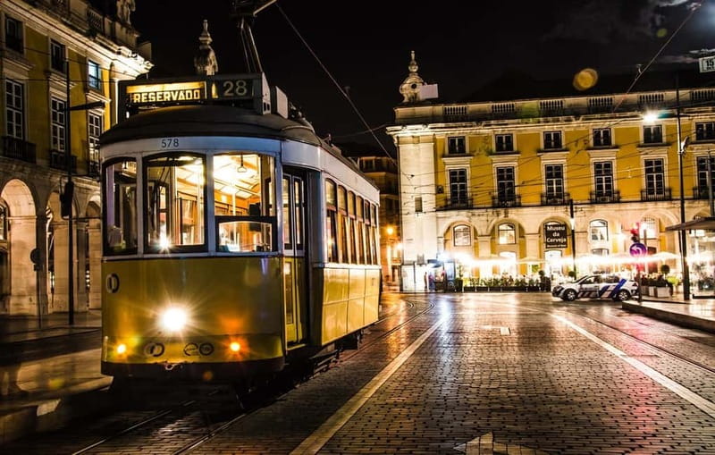 Lisbon: Private Night Tour with Fado Dinner Show - A 4-Hour Lisbon Night Plan With Private Pickup