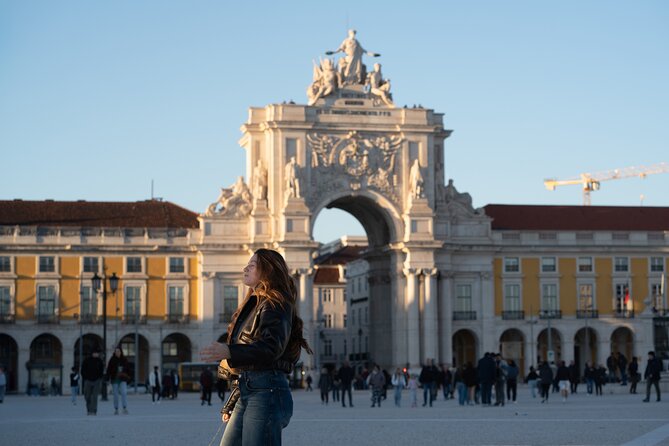 Lisbon: Private Professional Guided Tuk-tuk Tour - Feira da Ladra timing: an optional culture bonus if your day matches