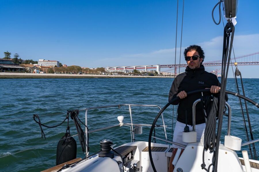 Lisbon: Private Sailboat Tour on the Tagus at Sunset - Crossing toward the north shore: the river as your moving viewpoint