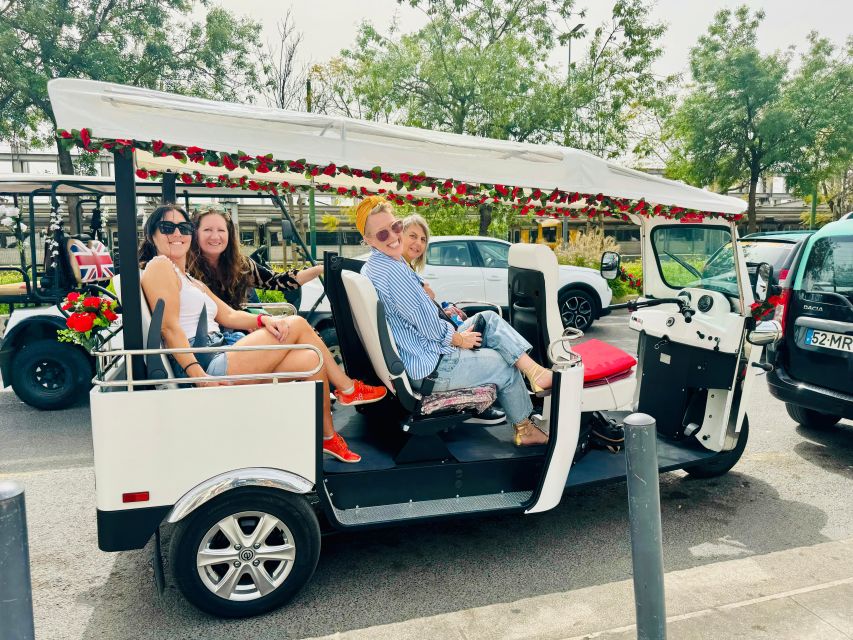 Lisbon: Private Sightseeing Tour by Tuk-Tuk - Getting started: Time Out Market vs Praça do Comércio