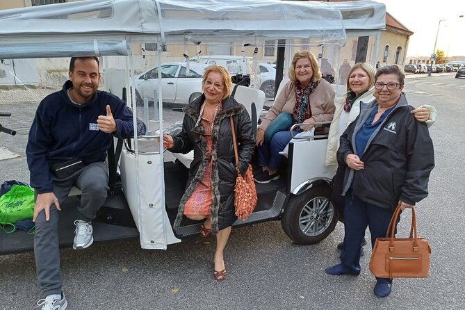 Lisbon : Private St George Castle w/tkts + Walking Tour Alfama - Price and value: what $177.44 covers (and why it can be fair)