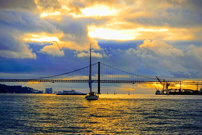 Lisbon Private Sunset Cruise - Meeting at Pypas Cruises in Belém: how to time your arrival