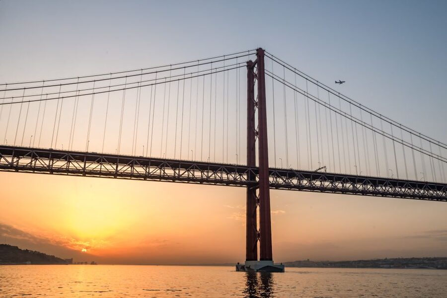 Lisbon: Private Sunset Cruise on the Tagus River with Drink - Praça do Comércio and Basilica da Estrela Dome Views From the Water