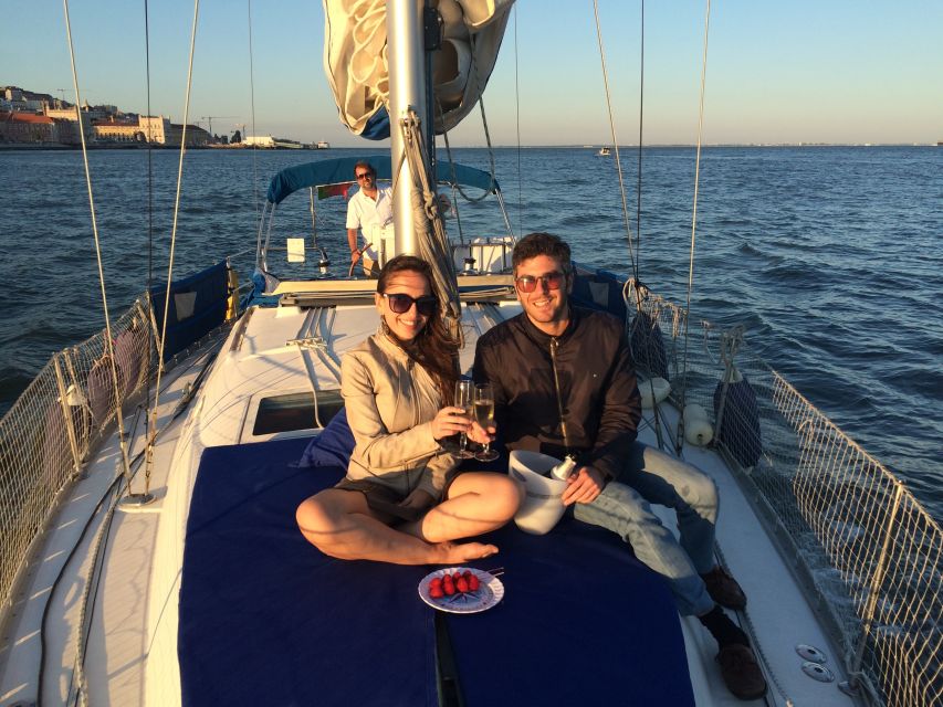 Lisbon: Private Sunset Sailing Tour with Champagne - Key moments that make this tour pop