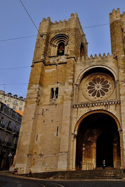 Lisbon: Private Tour by Tuk Tuk - Convento do Carmo area and Santa Justa Elevator: quick looks, good payoff