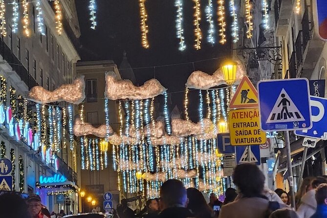Lisbon Private Tour by Tuk Tuk (Christmas Lights) - Getting started at Hard Rock Café: your tour’s first 5 minutes
