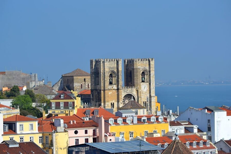 Lisbon Private Tour in Spanish - Praça dos Restauradores and Miradouro de São Pedro de Alcântara