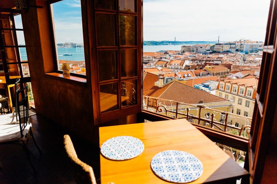 Lisbon: Private Tour with Locals – Highlights & Hidden Gems - Practical Tips Before You Meet Your Guide