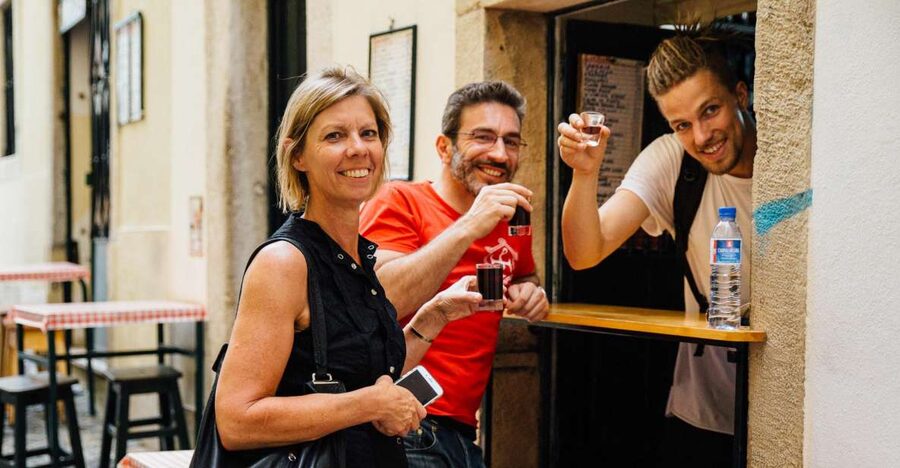 Lisbon: Private Tour with Locals – Highlights & Hidden Gems - Where It All Starts: Miradouro de São Pedro de Alcântara